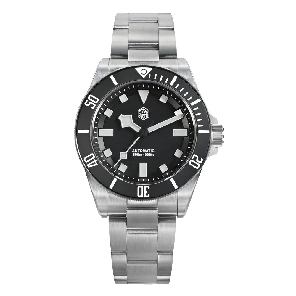 San Martin SN0121GA black dial diver watch with steel bracelet, studio product photo